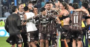 Torneo Apertura 2025: Racing cayó ante Platense y se despidió en ...