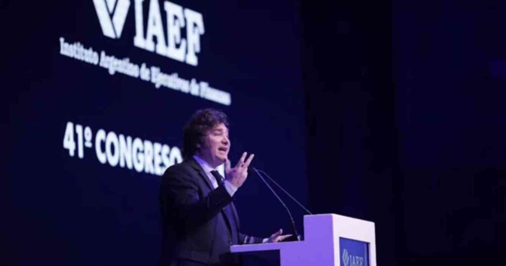 Javier Milei, dólares