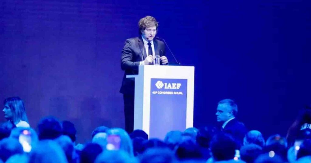 Javier Milei, dólares