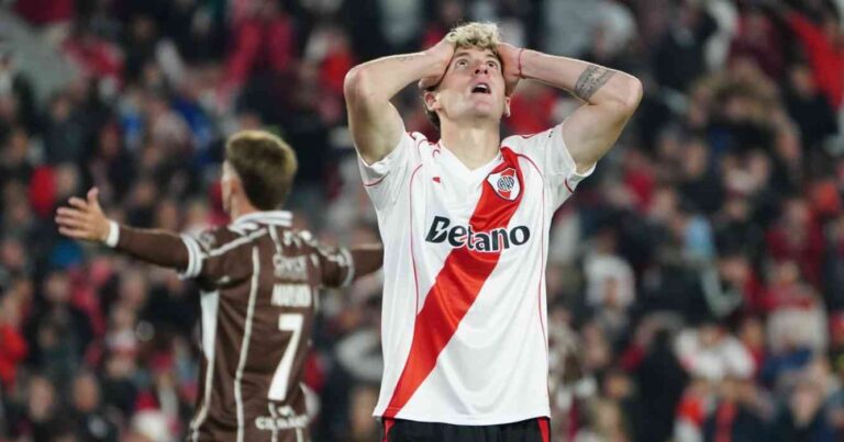 Platense, River, Torneo Apertura