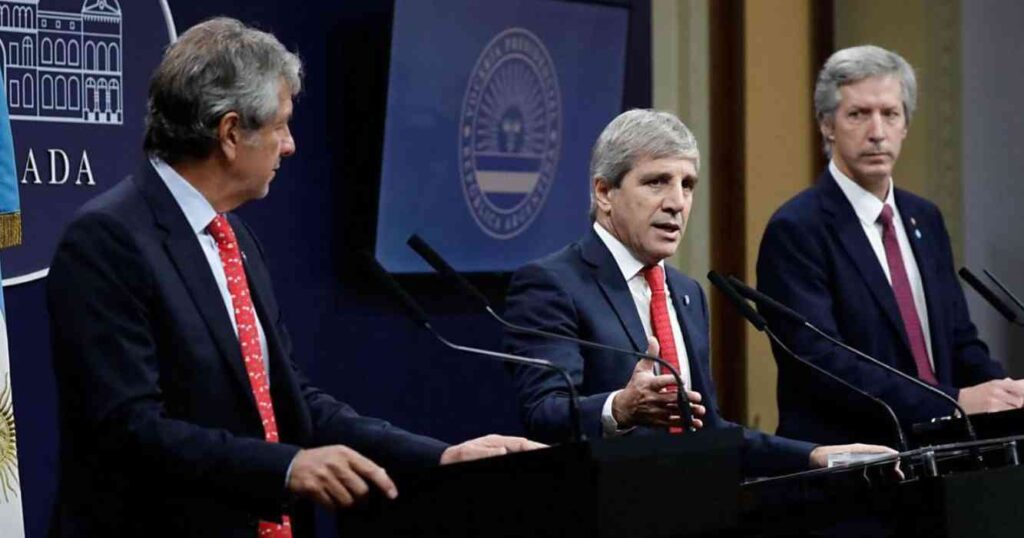 Dólares, Luis Caputo, iva, JP Morgan