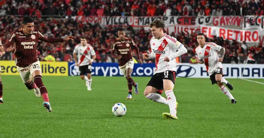 River, Universitario
