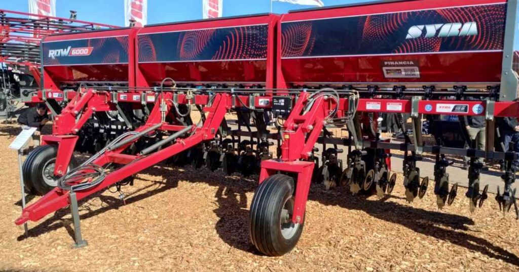 Maquinaria agrícola, fertilizadora,