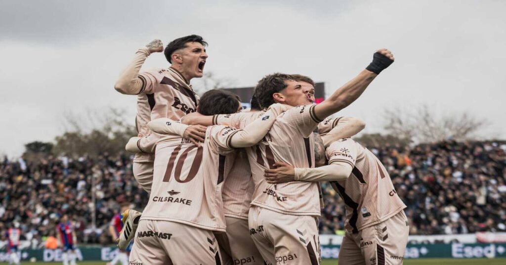 Platense, San Lorenzo, Clausura
