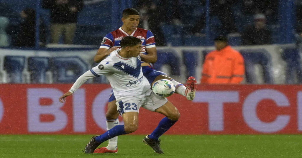 Vélez, Fortaleza, Liniers, Copa Libertadores