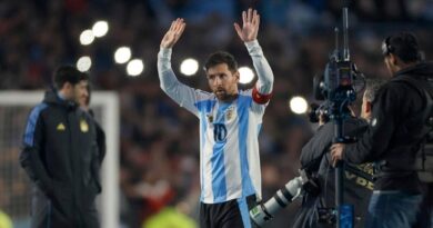 Messi y otra noche mágica: doblete, ovaciones y emoción en su despedida de las Eliminatorias