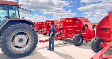 Akron, Maquinaria Agrícola