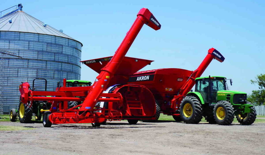 Akron, Maquinaria Agrícola