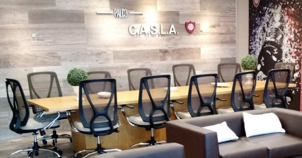 San Lorenzo, Acefalía