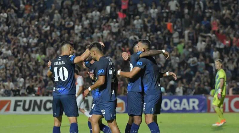 Independiente Rivadavia, Independiente