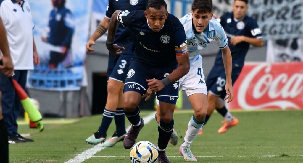 Racing, Independiente Rivadavia, Villa