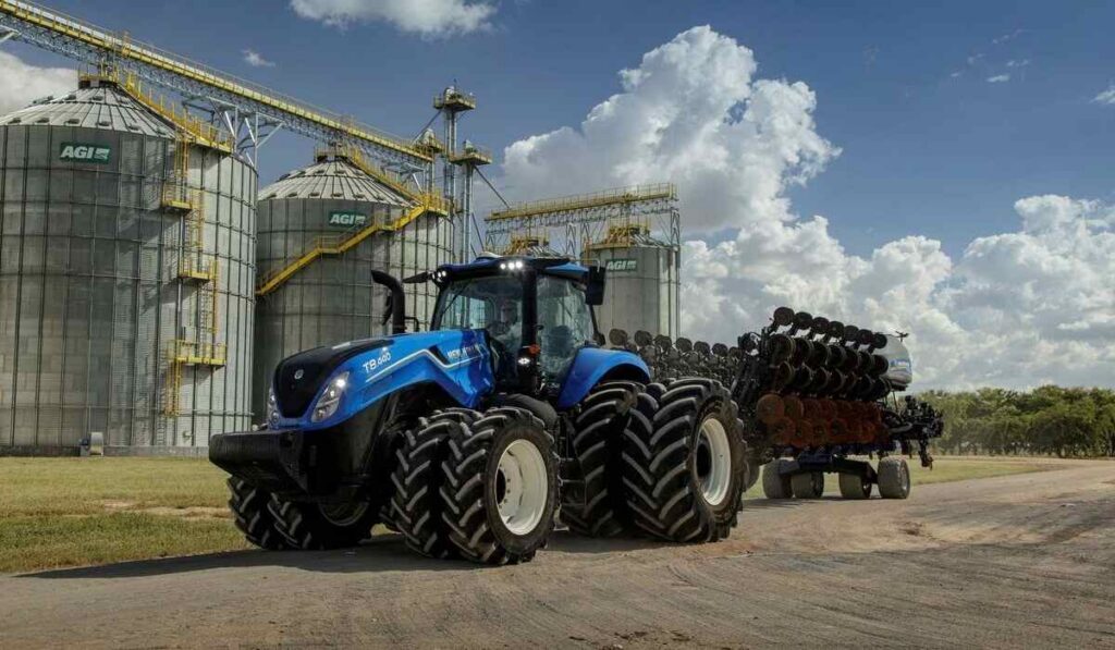 Tractor, New Holland