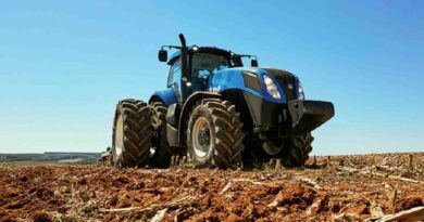 Tractor, New Holland