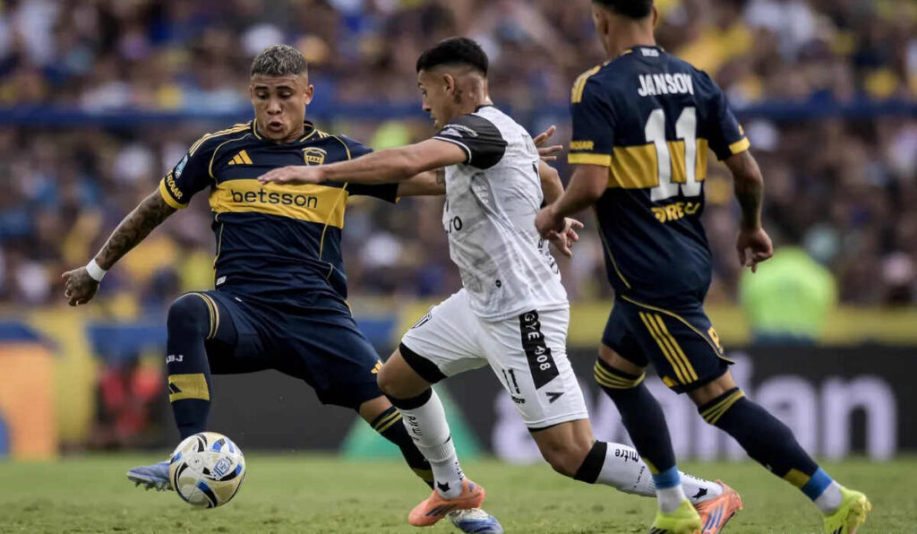 Boca, Gimnasia de Mendoza, Ayrton Costa