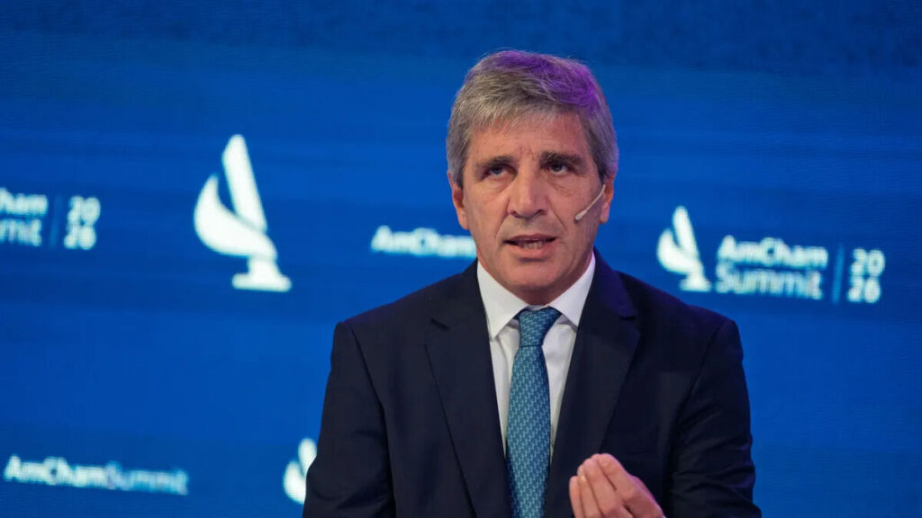 Luis Caputo, Economía