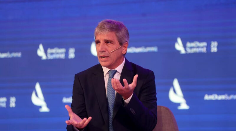 Luis Caputo, Economía