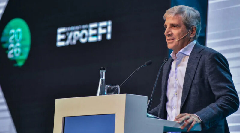 Luis Caputo, Economía