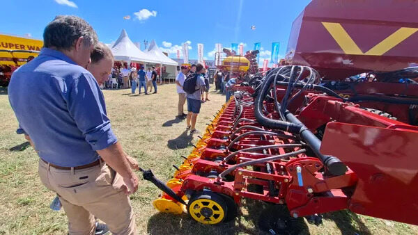 Titán, Sembradora, Maquinaria Agrícola, Expoagro