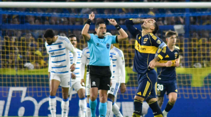 Boca, Cruzeiro, Paredes, Valenzuela, árbitro