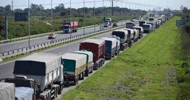 Rosario, camiones, transporte, paro
