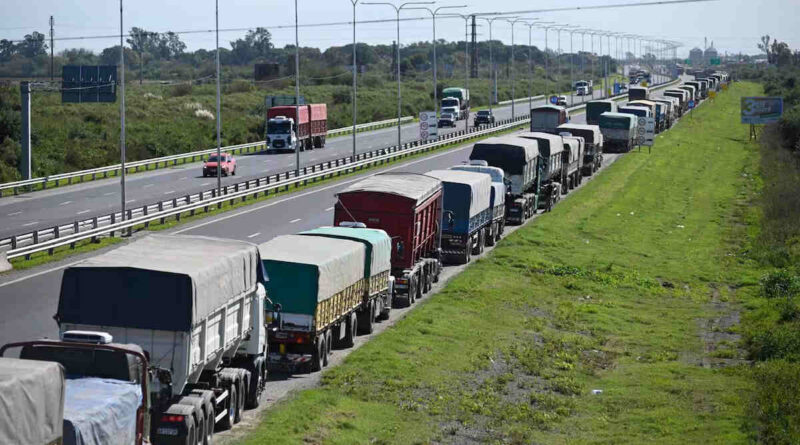 Rosario, camiones, transporte, paro