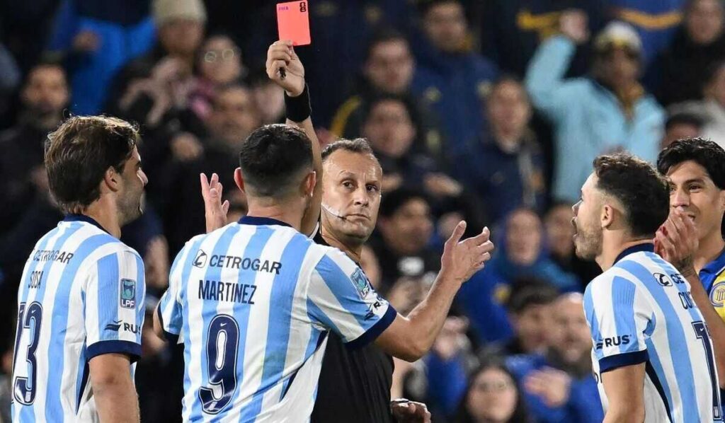 Racing, Maravilla Martínez, árbitro, roja