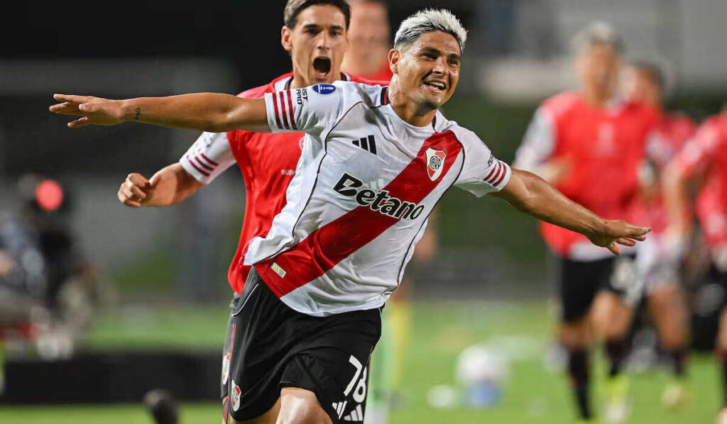 River, Maximiliano Salas