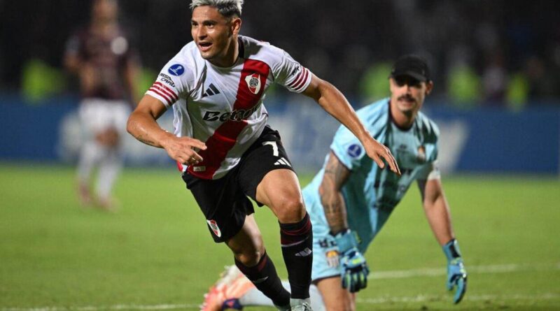 River, Maximiliano Salas