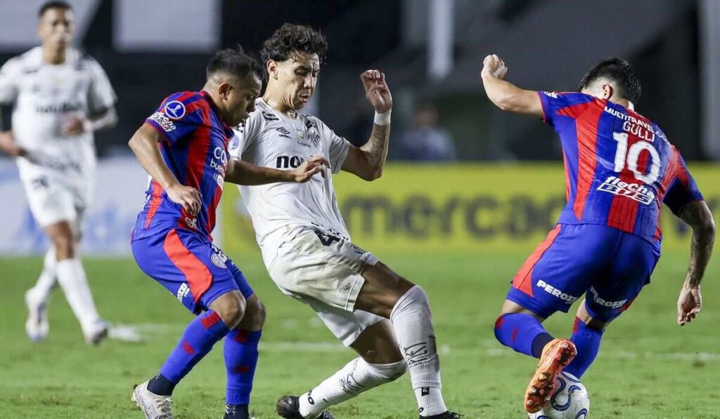 San Lorenzo, Santos