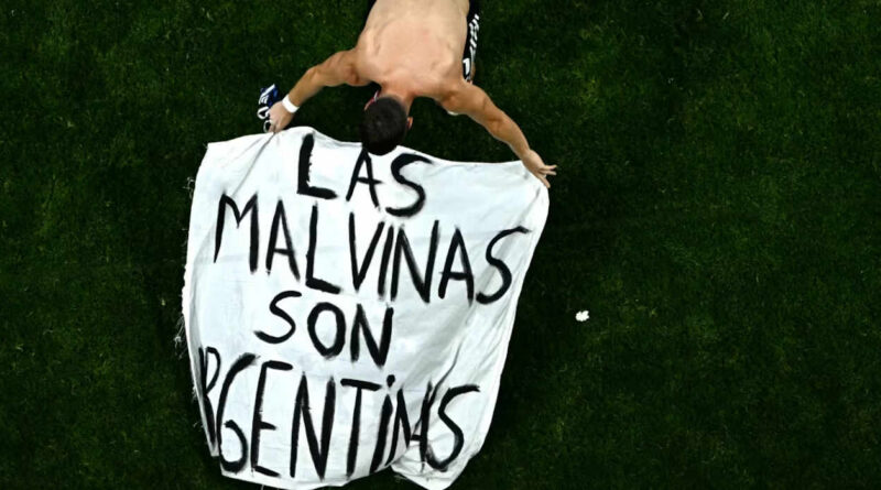Bandera de Malvinas, Selección Argentina