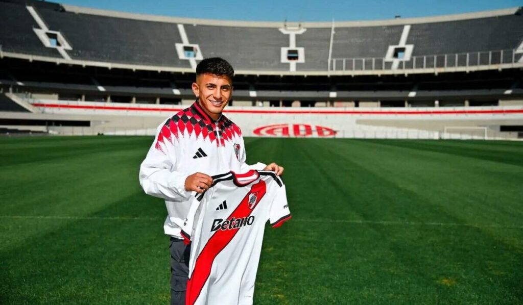 Thiago Almada, River