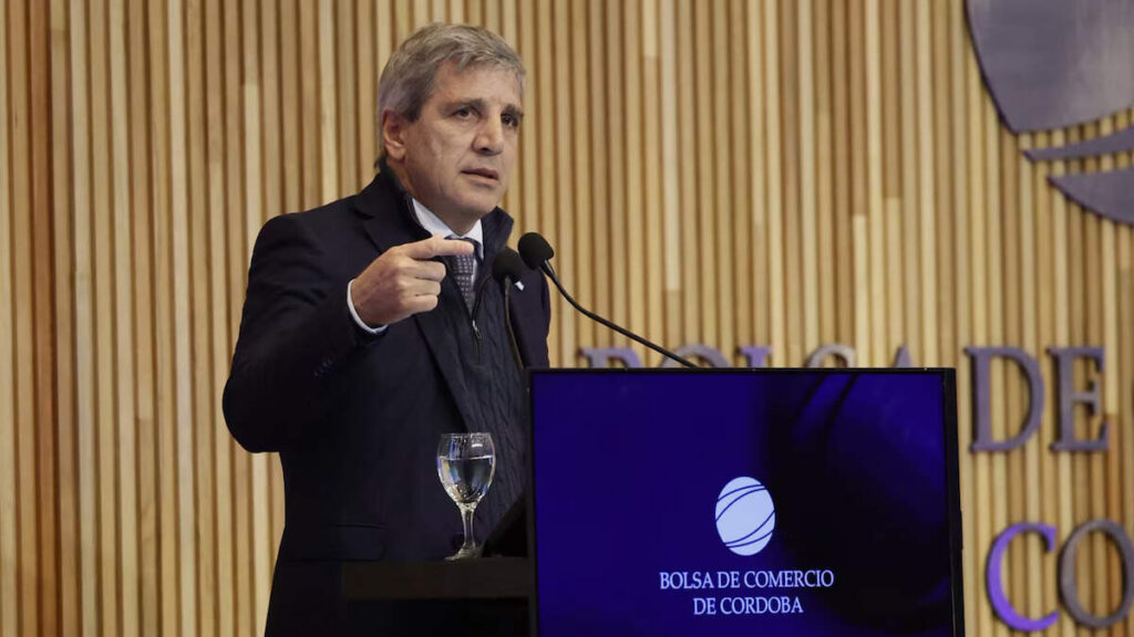 Luis Caputo, Economía