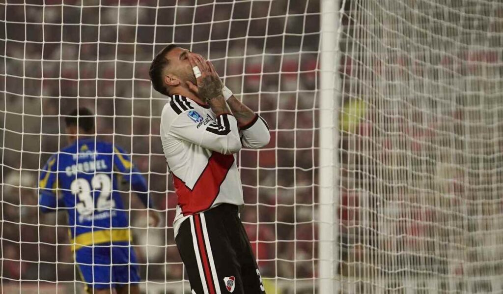 River, Nicolás Otamendi