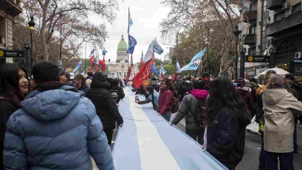 Ley de Propiedad Privada, Senado, Marcha