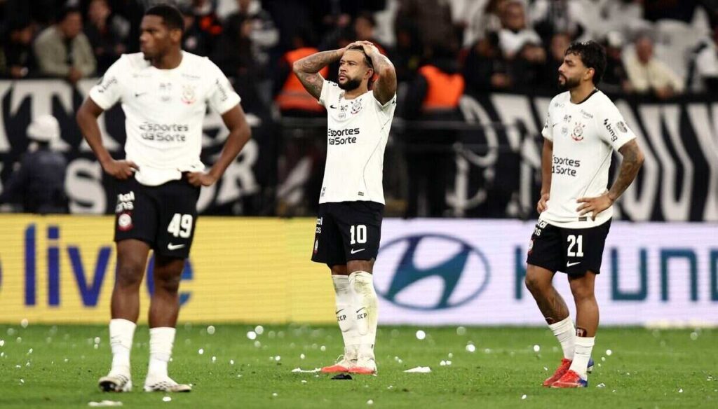 Corinthians, Memphis Depay