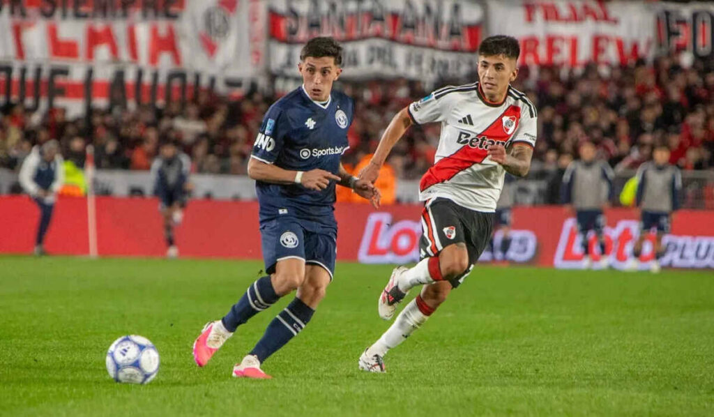 River, Thiago Almada, Independiente Rivadavia