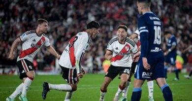 River, Racing